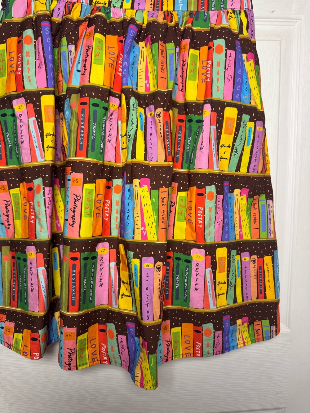 ModCloth Literary Flirt Book Library Skirt Midi Novelty Bookshelf Whimsy Booktok - Picture 5 of 13